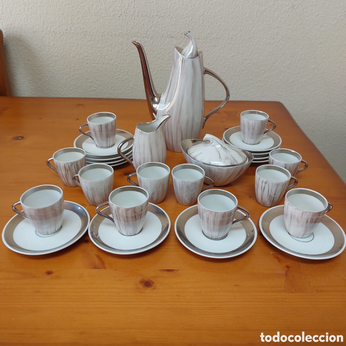 Vintage: Conjunto caf&eacute;/te vintage
