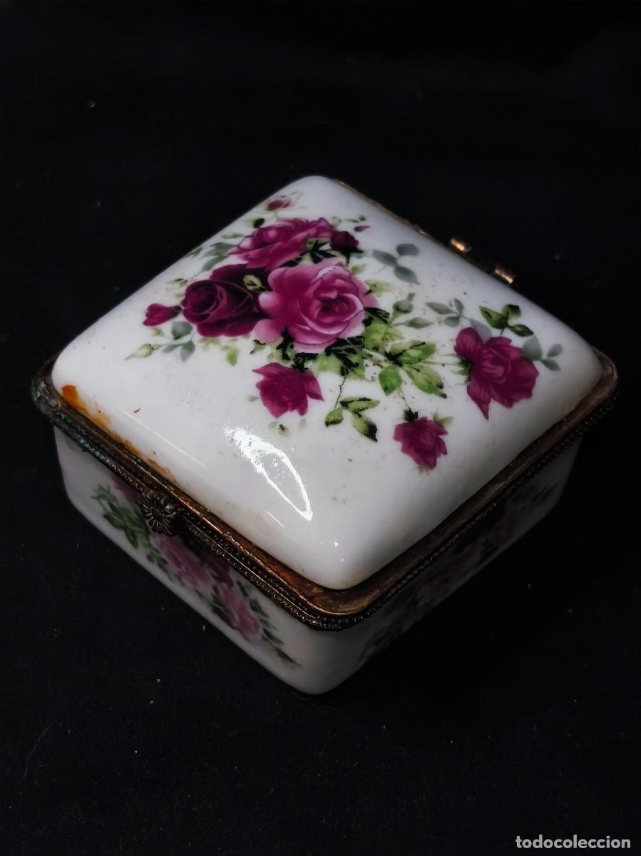 Vintage: cajita de porclana 5x6cm