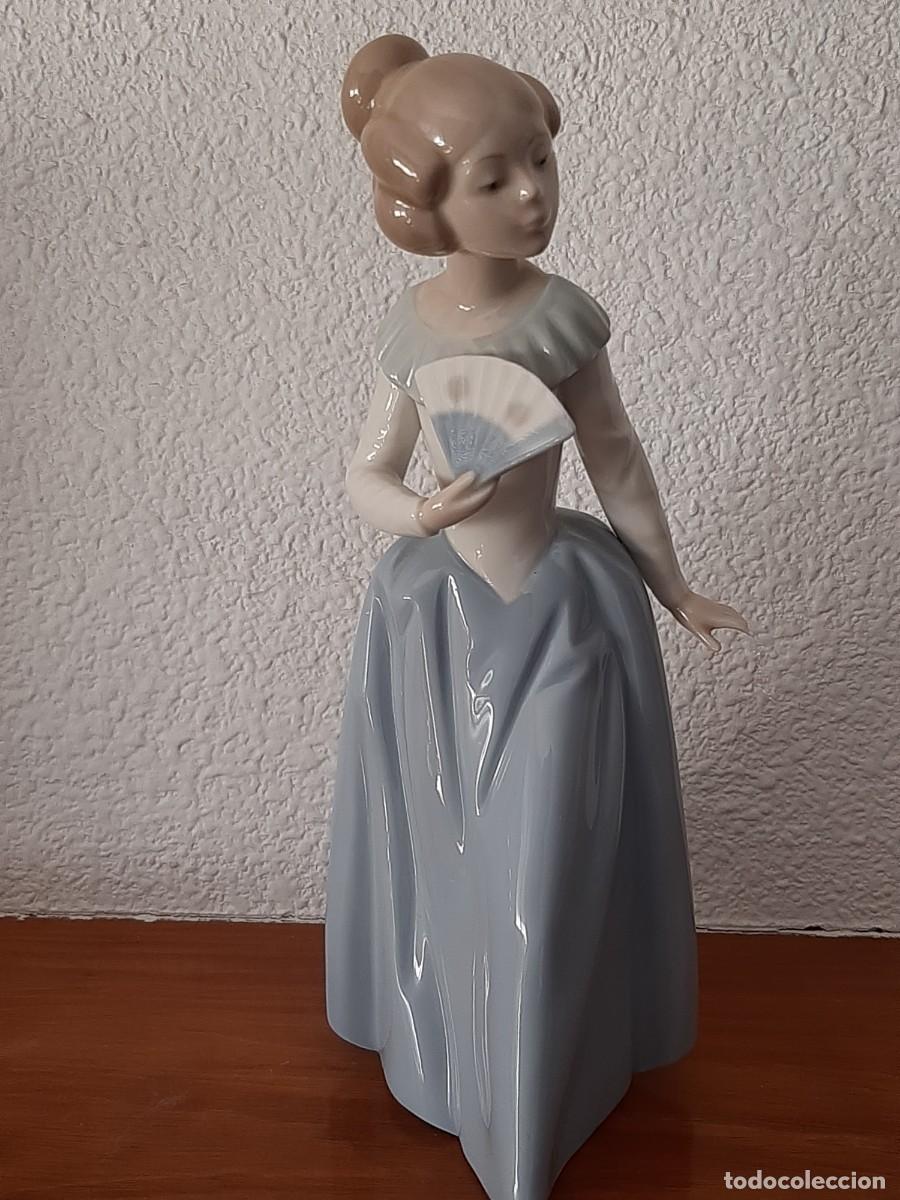 Vintage: NAO by Lladr&oacute; &ndash; Dama con abanico &ndash; Figura de porcelana &ndash; 24 cm &ndash; Espa&ntilde;a