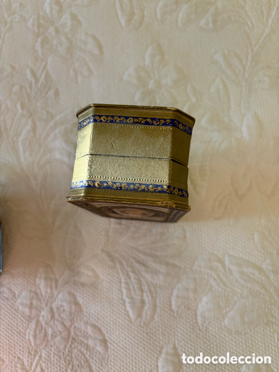 Vintage: Jarr&oacute;n de porcelana de la marca Capodimonte