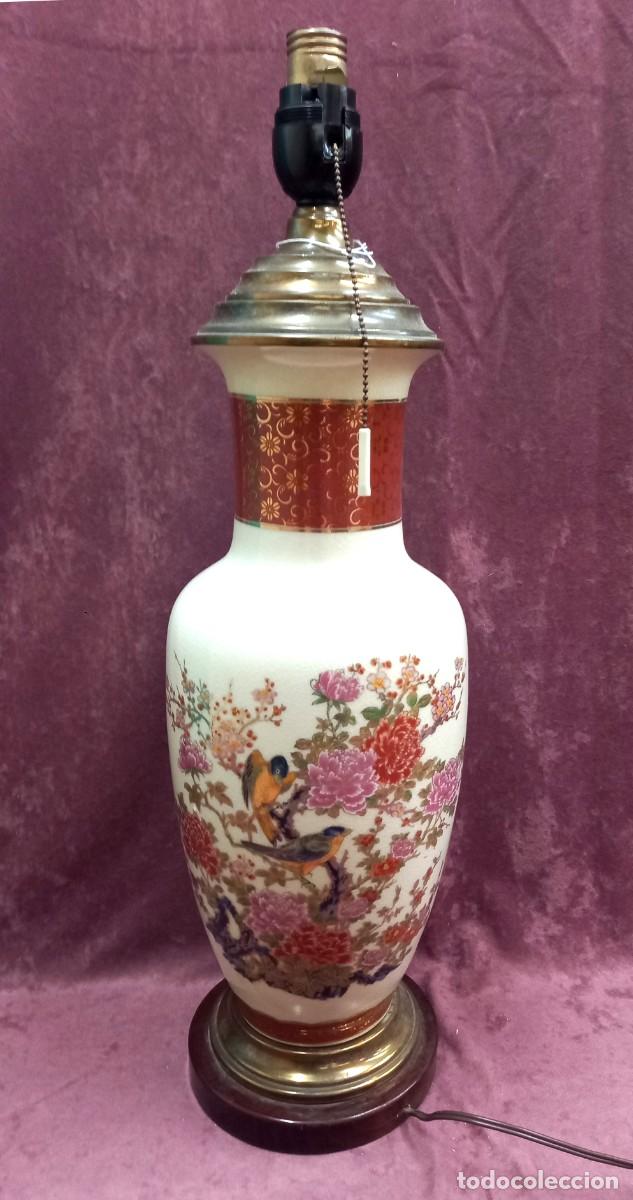 Vintage: L&aacute;mpara de porcelana Color beige con decoraci&oacute;n de flores y p&aacute;jaros