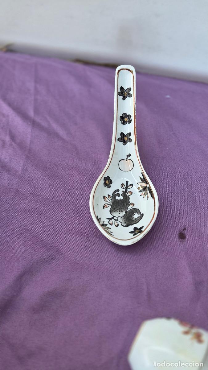 Vintage: cucharilla de porcelana oriental
