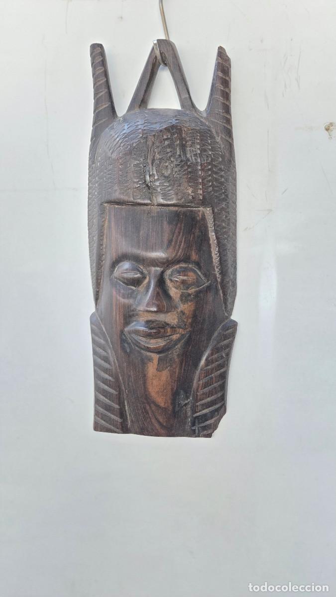 Vintage: mascara africana de madera noble