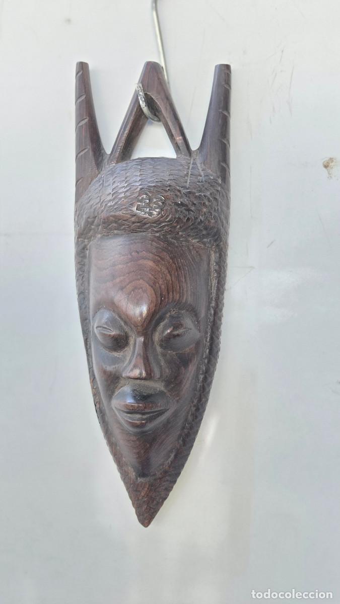 Vintage: mascara africana de madera noble