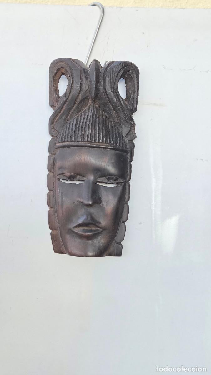 Vintage: mascara africana de madera noble