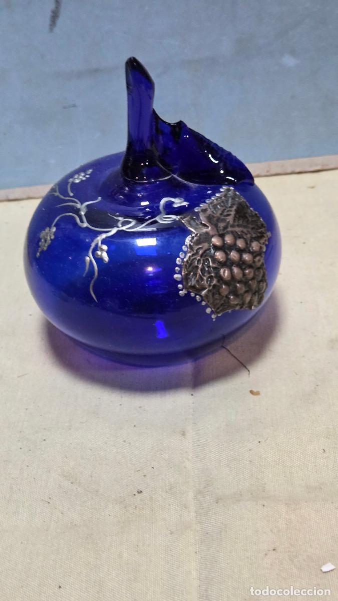 Vintage: manzana de cristal azul