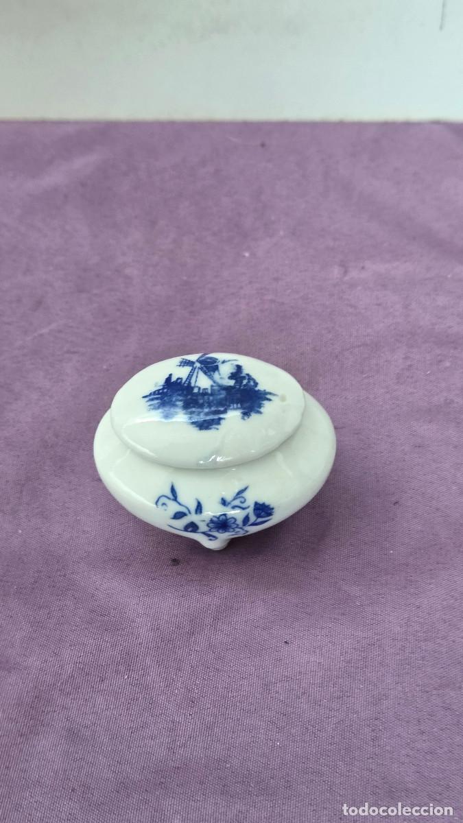 Vintage: peque&ntilde;a caja de porcelana