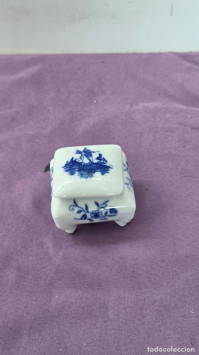 Vintage: peque&ntilde;a caja de porcelana