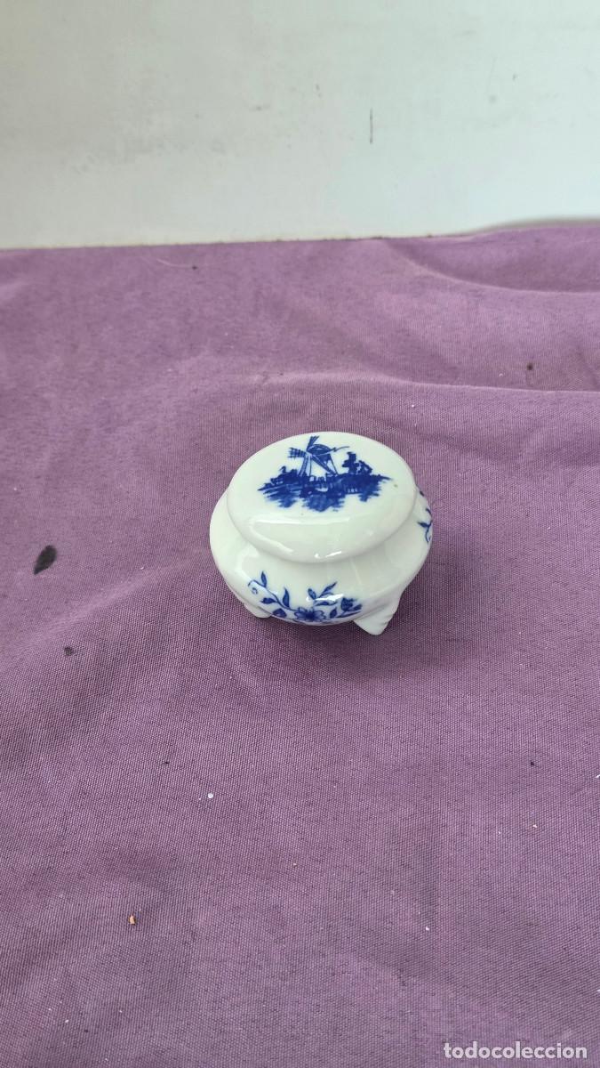 Vintage: peque&ntilde;a caja de porcelana