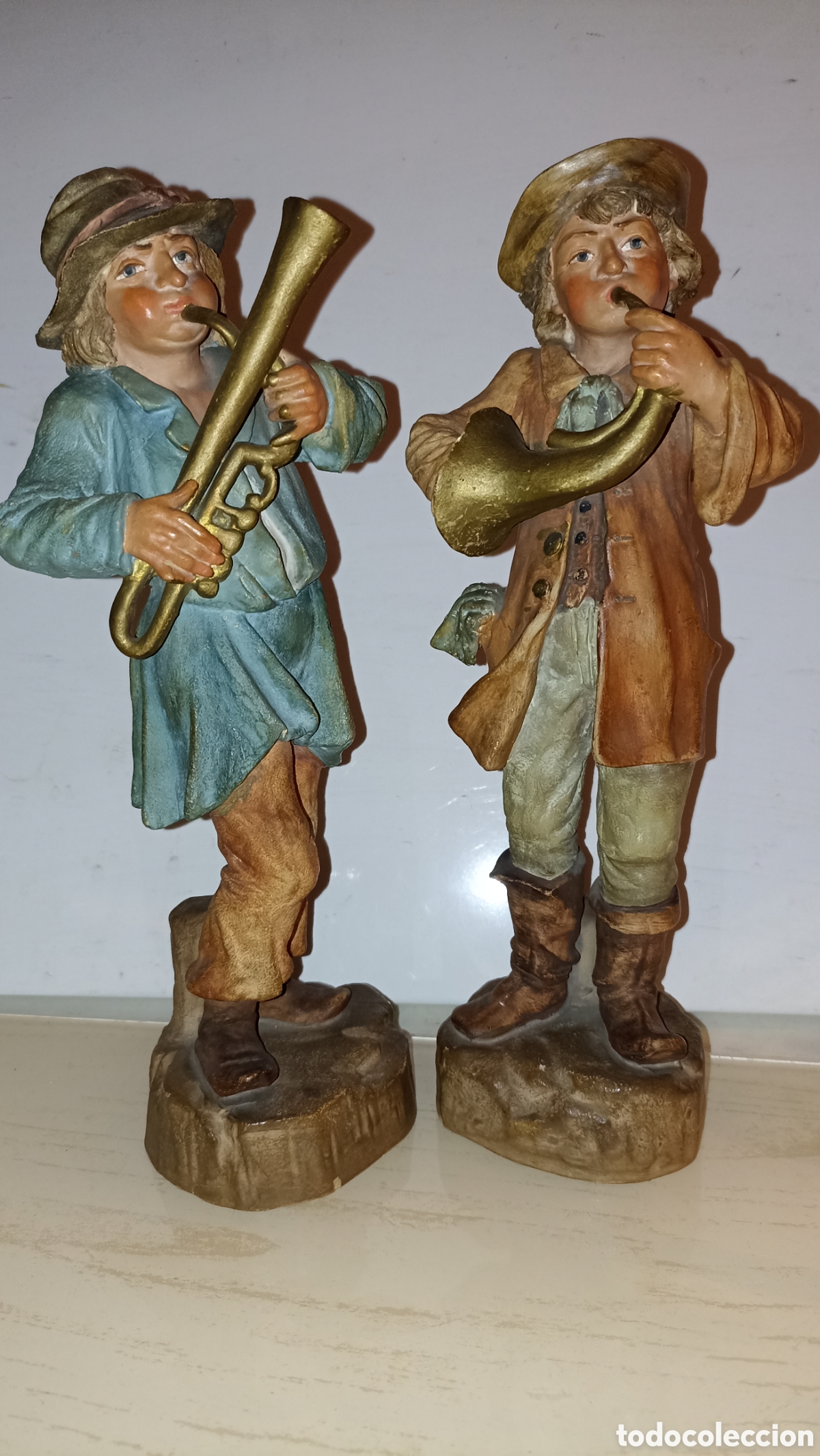 Vintage: Pareja de Antiguas Figuras de M&uacute;sicos en Terracota / Cer&aacute;mica Policromada (Num. 535 y 537)