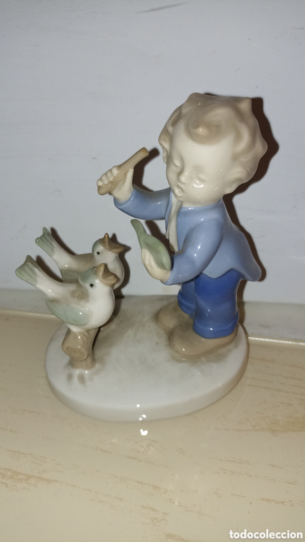 Vintage: Figura Vintage Porcelana Sitzendorf GDR - Ni&ntilde;o Director de Orquesta con P&aacute;jaros 10 cm