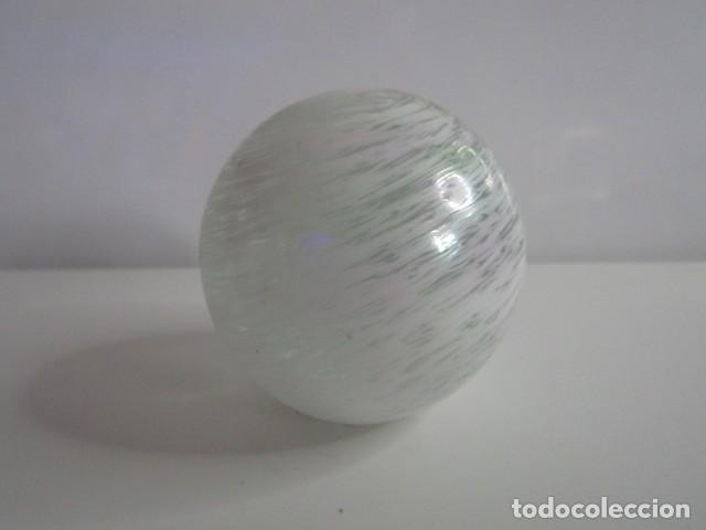 Vintage: PRECIOSA PISAPAPELES CRISTAL BLANCO IRIDISCENTE RAR - 6 CM