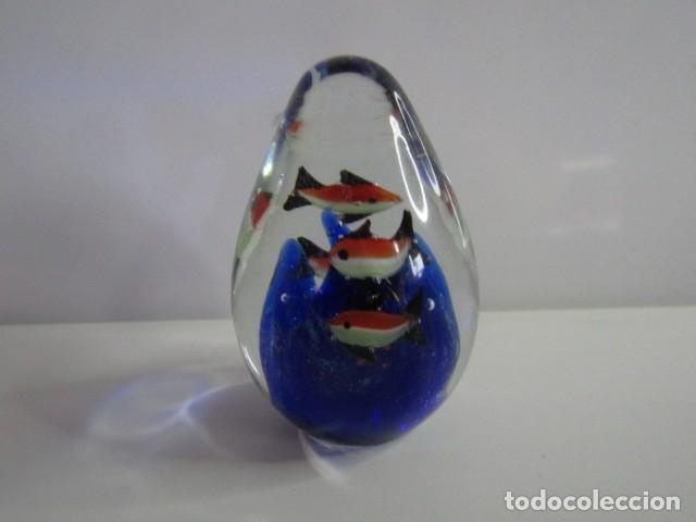 Vintage: PRECIOSO PISAPAPELES CRISTAL HUEVO MURANO ACUARIO RAR MEDIADOS S.XX - 9 CM