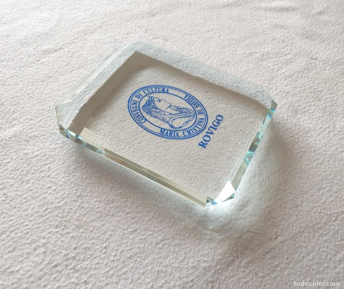 Vintage: Elegante pisapapeles de cristal vintage de colecci&oacute;n