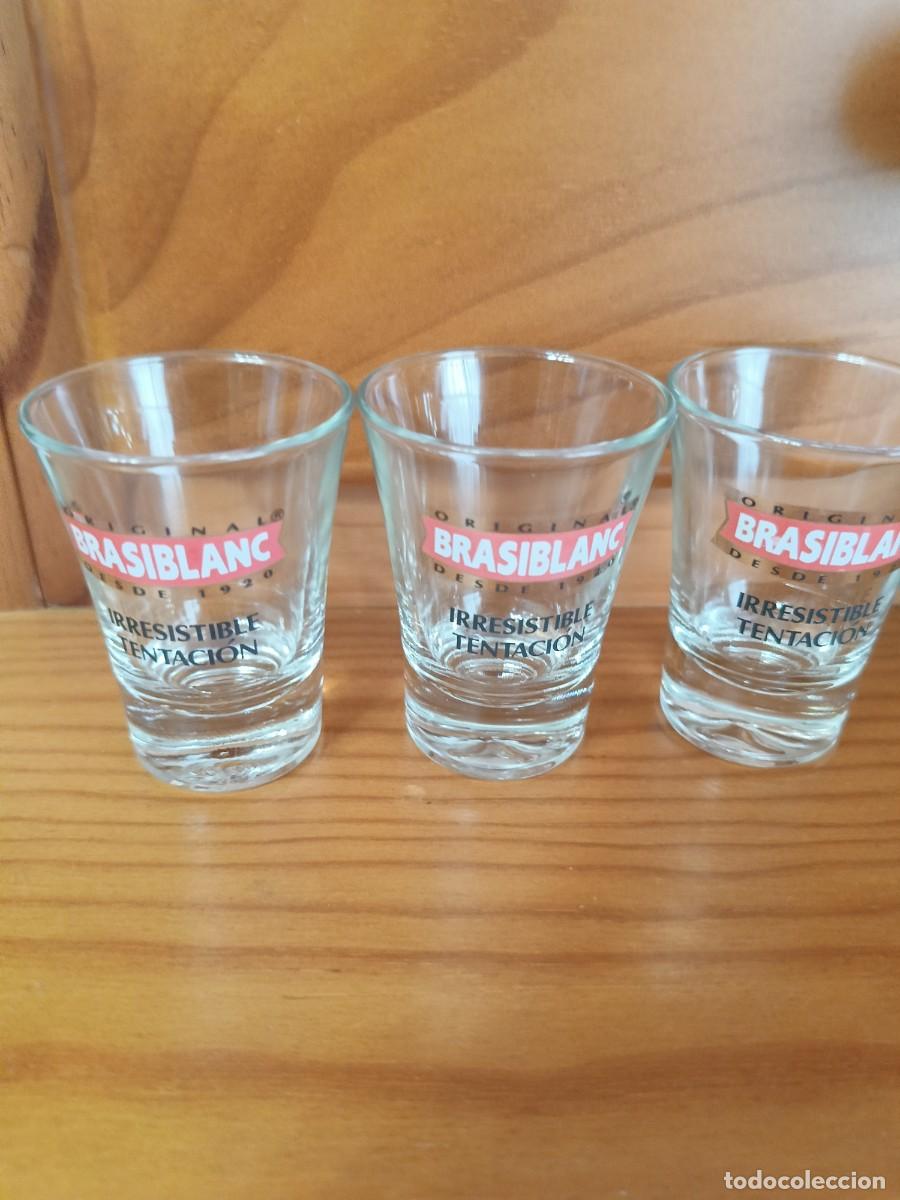 Vintage: 3 vasitos de chupitos. Con logo. Brasiblanc