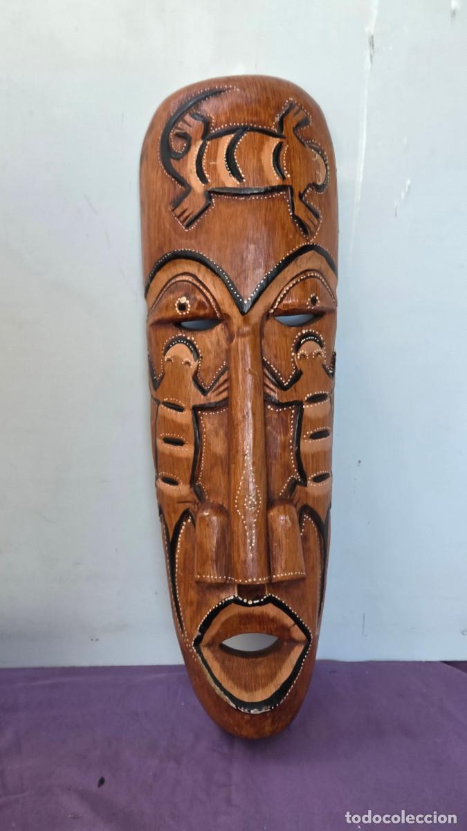Vintage: mascara africana madera noble