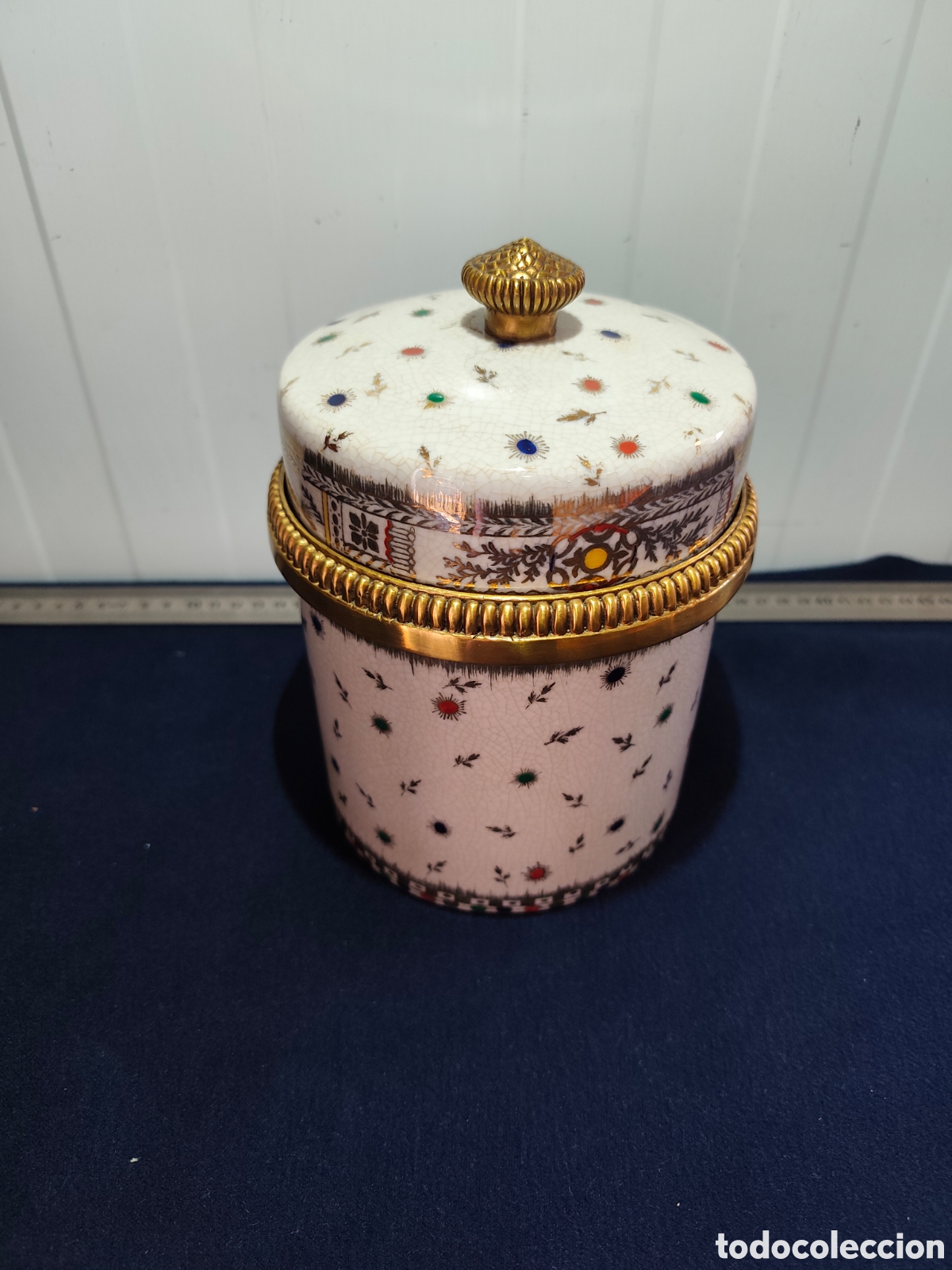 Vintage: Bote / Polvostero Vintage de Porcelana Pintado a Mano por Christine Cano (Nelson) - Montura de Bronc