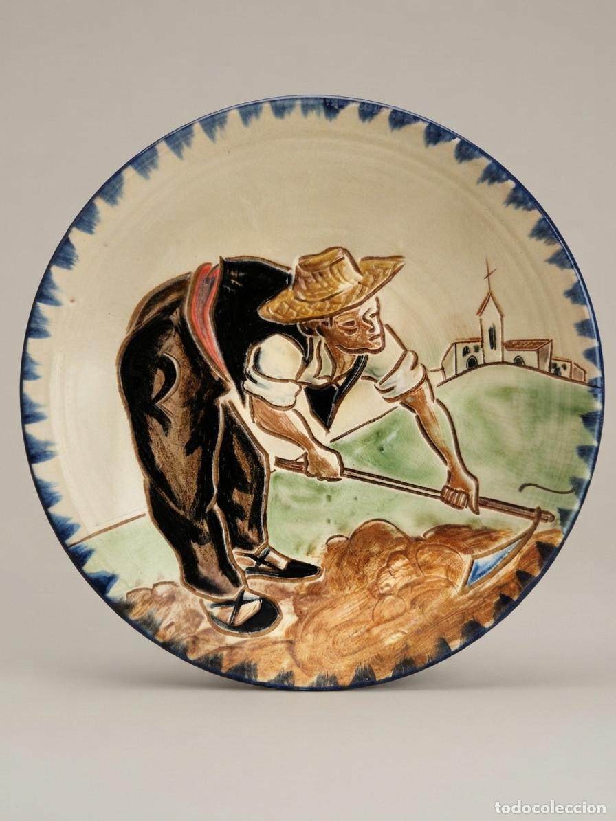 Vintage: Gran plato cer&aacute;mica Puigdemont La Bisbal pay&eacute;s labrando 31cm