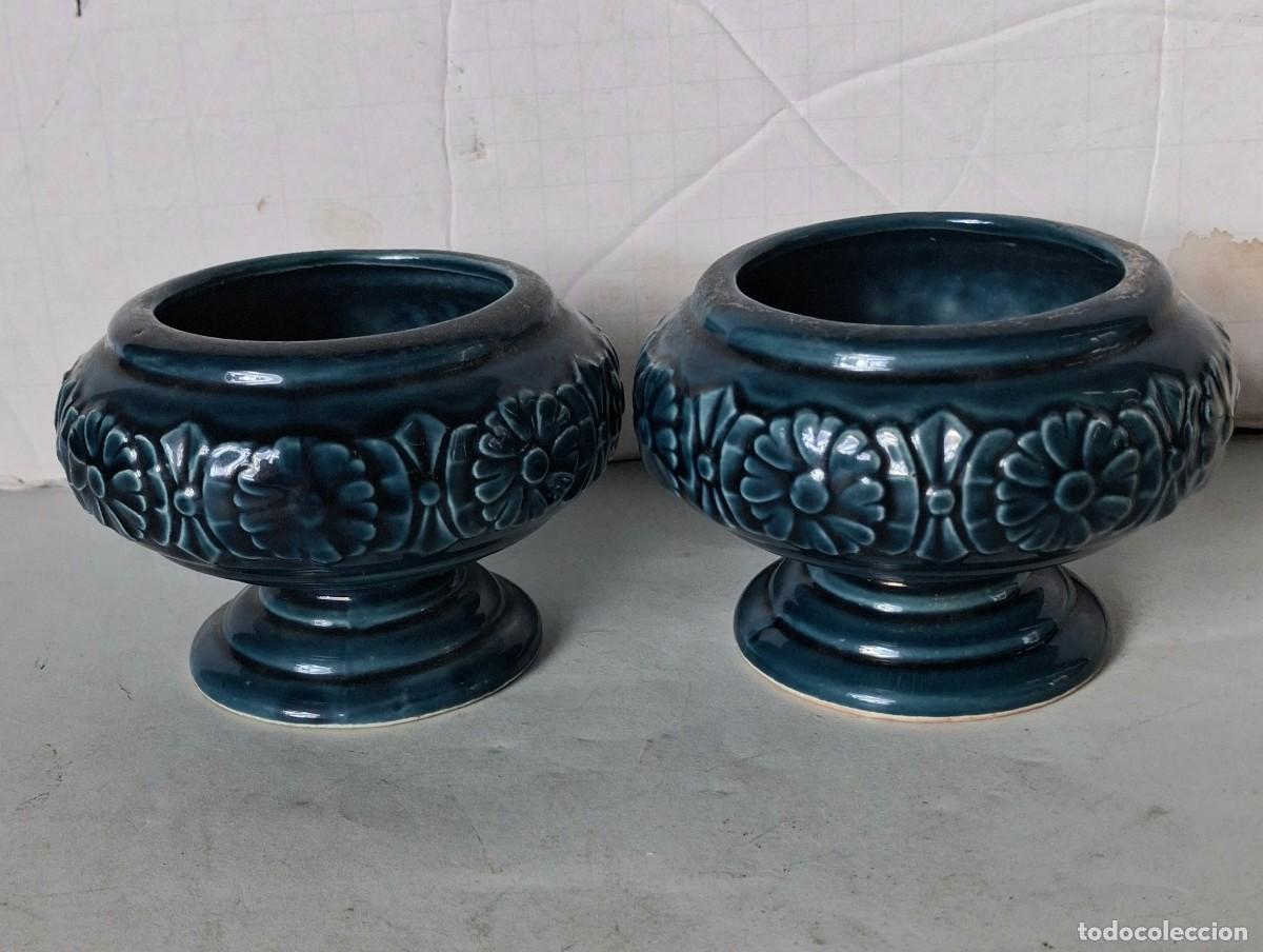Vintage: Pareja de centros de mesa de porcelana de Manises a&ntilde;is 70