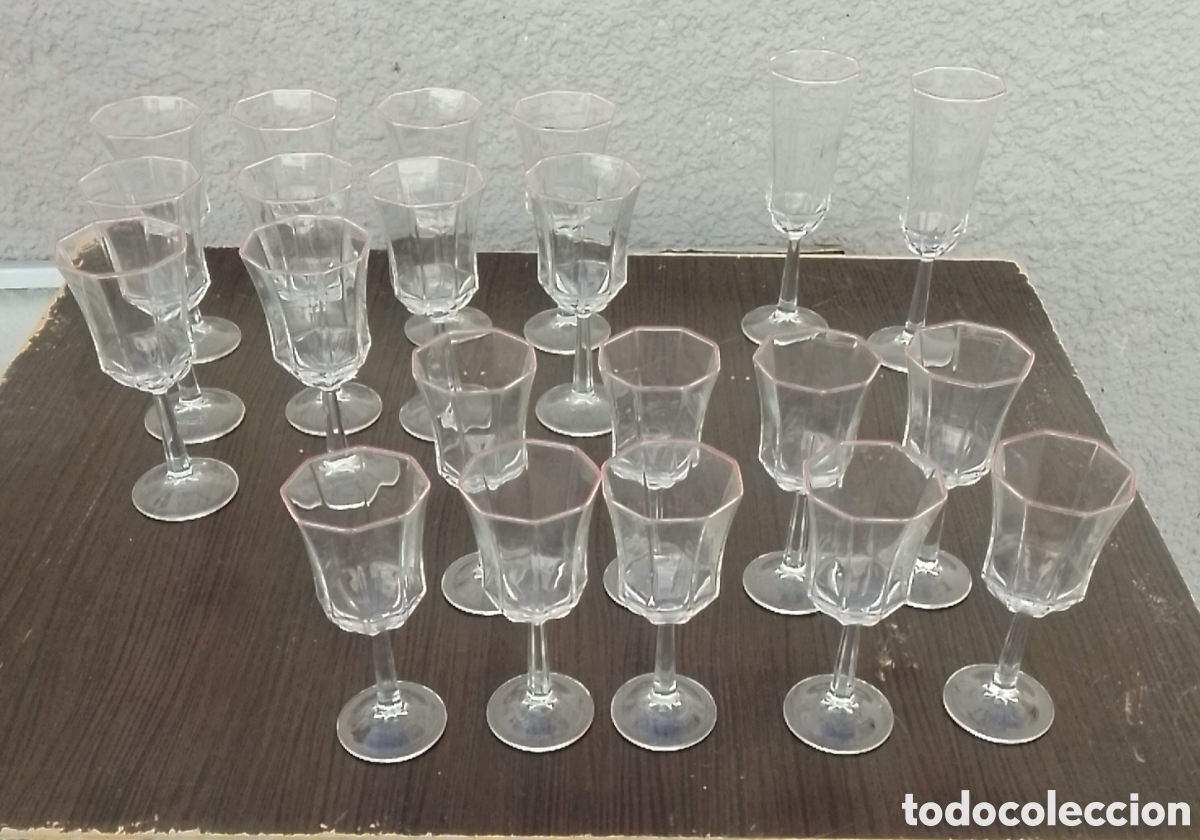 Vintage: Juego de 21 copas. Agua, vino, cava