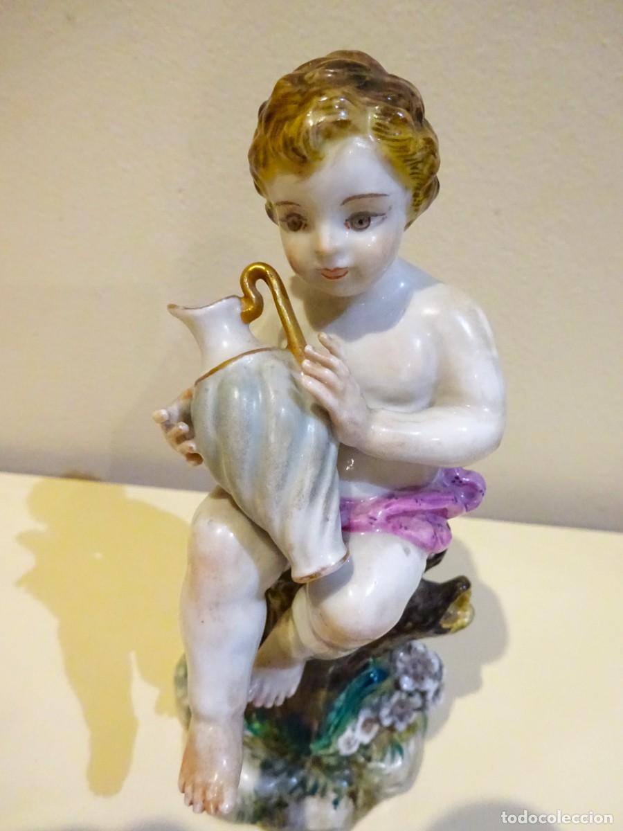 Vintage: NI&Ntilde;O DE PORCELANA CON JARRA, FABRICACION ESPA&Ntilde;OLA, SELLO EN LA BASE. A&Ntilde;OS 70