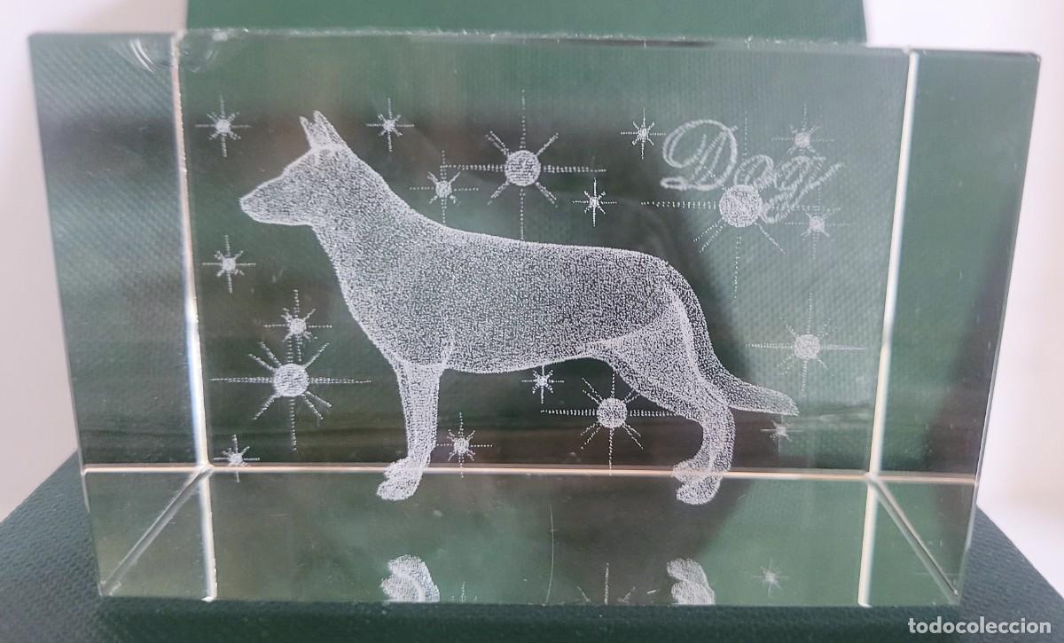 Vintage: Pareja cristal K9 macizo &ndash; Zodiaco chino PERRO y OVEJA &ndash; Grabado 3D interno &ndash; Con estuches