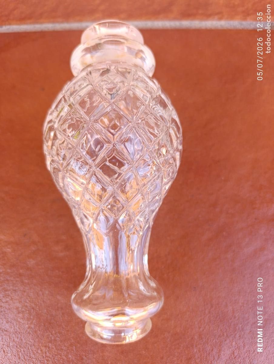 Vintage: REMATE EN CRISTAL DE ROCA TALLADO.