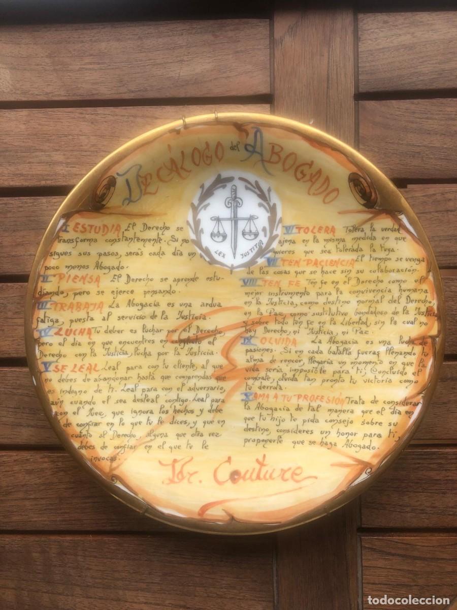 Vintage: Plato de Porcelana El Dec&aacute;logo del Abogado - Eduardo J. Couture - Decoraci&oacute;n Despacho