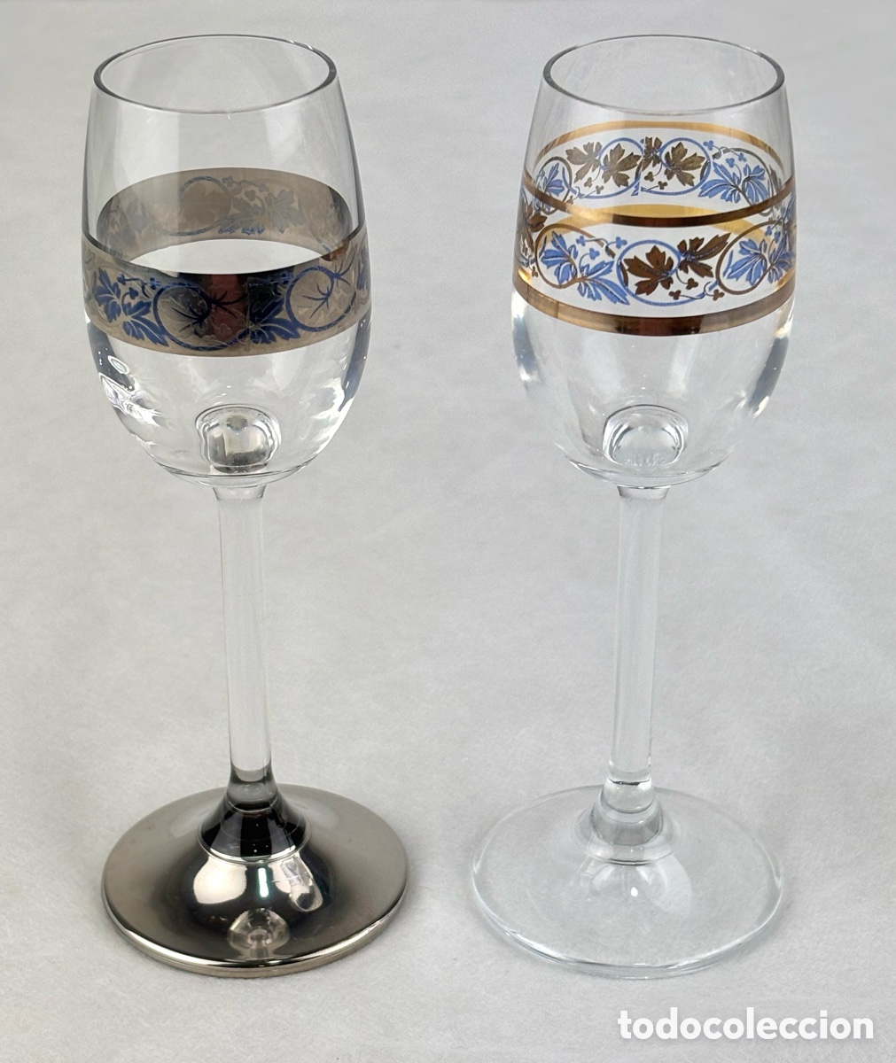 Vintage: PAREJA DE COPAS DE CRISTAL, UNA BA&Ntilde;ADA EN PLATA Y LA OTRA EN ORO