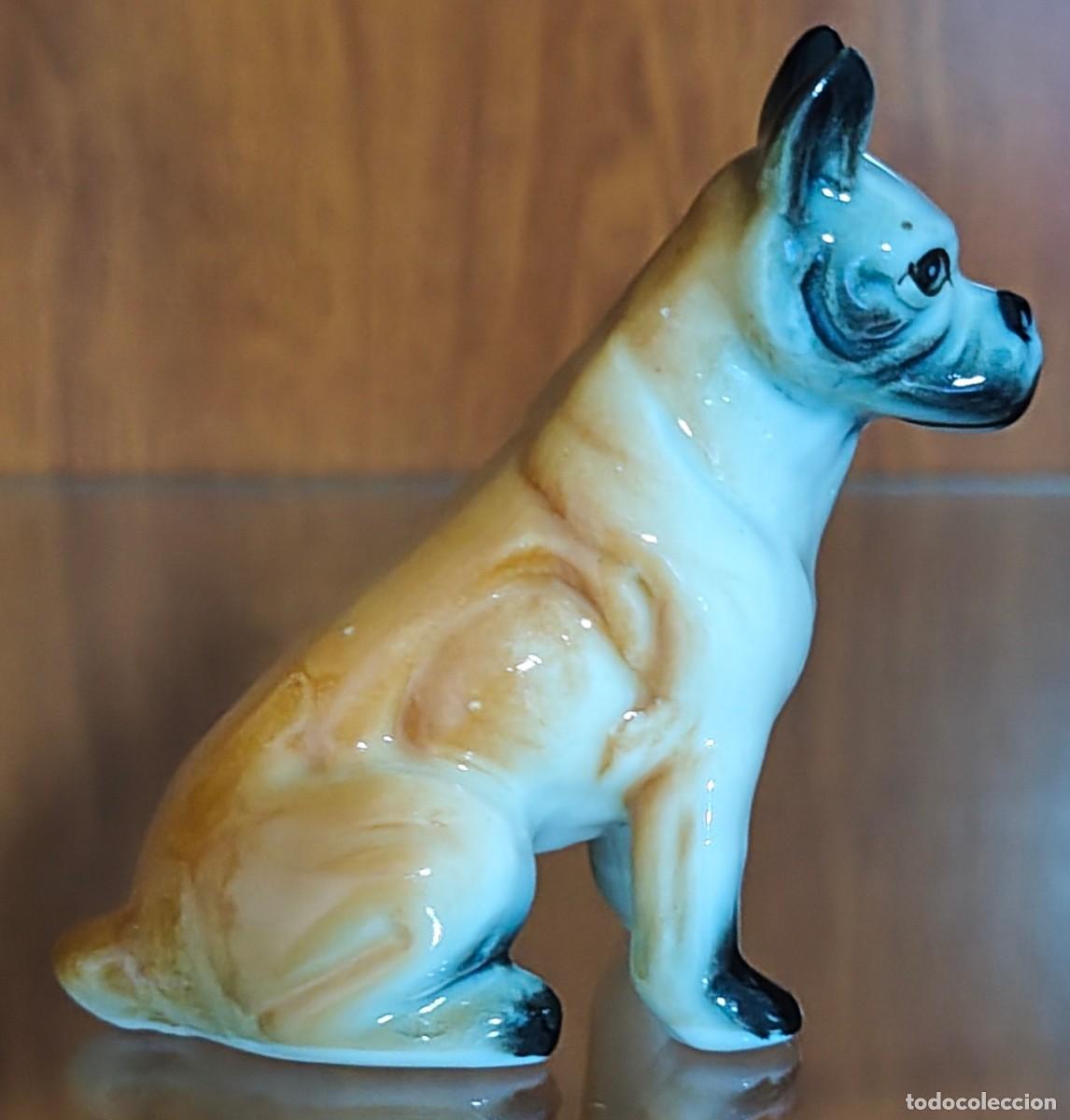Vintage: FIGURA VINTAGE DE PORCELANA DE PERRO BOXER (7,2 CM. DE ALTURA)