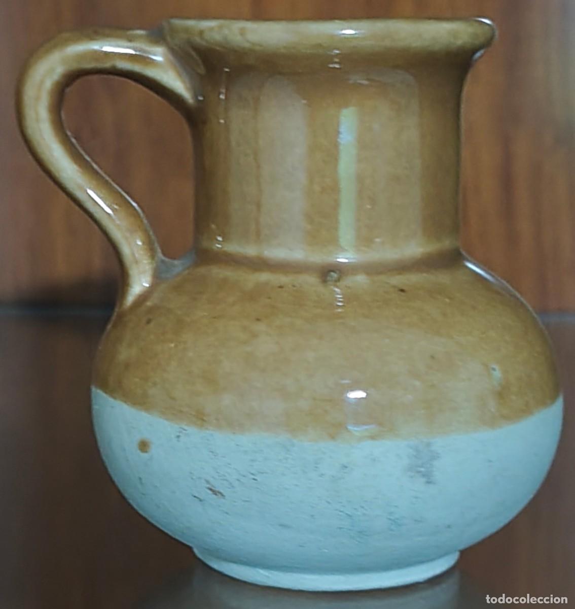 Vintage: JARRA MINIATURA DE CER&Aacute;MICA CON LA PARTE SUPERIOR DE COLOR MARR&Oacute;N Y ESMALTADA (PESO: 161 GRAMOS)
