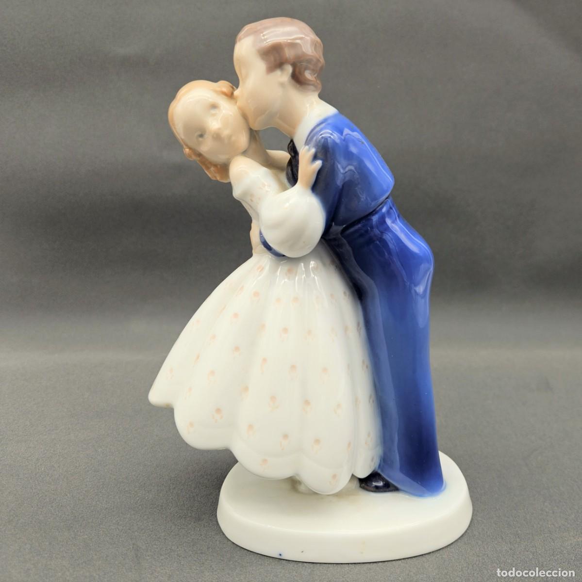 Vintage: Figura de porcelana &rdquo;El primer beso&rdquo; de Claire Weiss para Bing & Gr&oslash;ndahl. 1950 - 1960