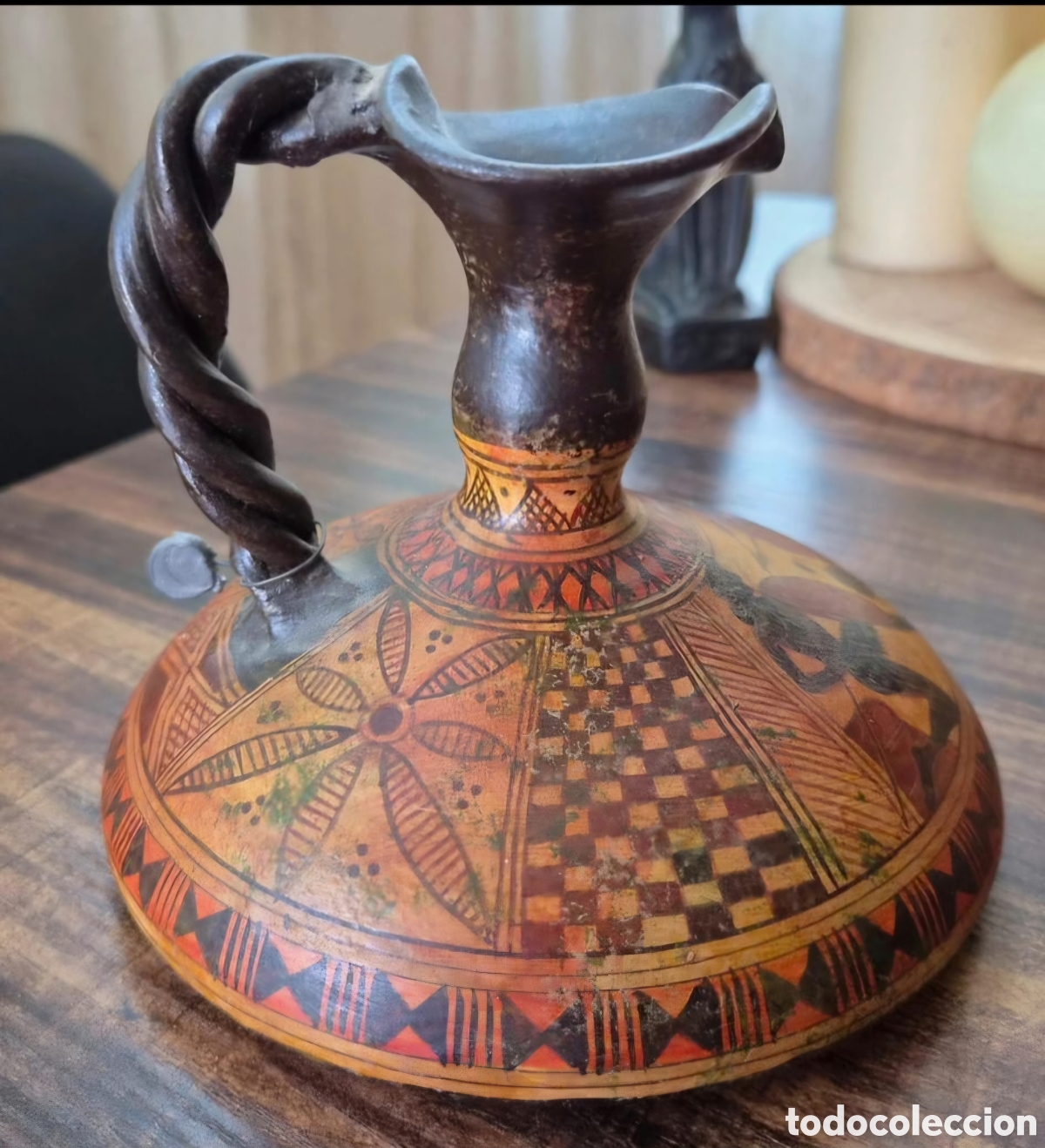 Vintage: Excepcional Oinochoe de Estilo Geom&eacute;trico Griego - Pintado a Mano con Sello de Plomo