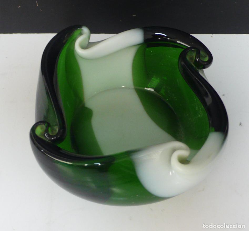 Vintage: CUENCO DE CRISTAL VERDE CON BLANCO - Foto 2