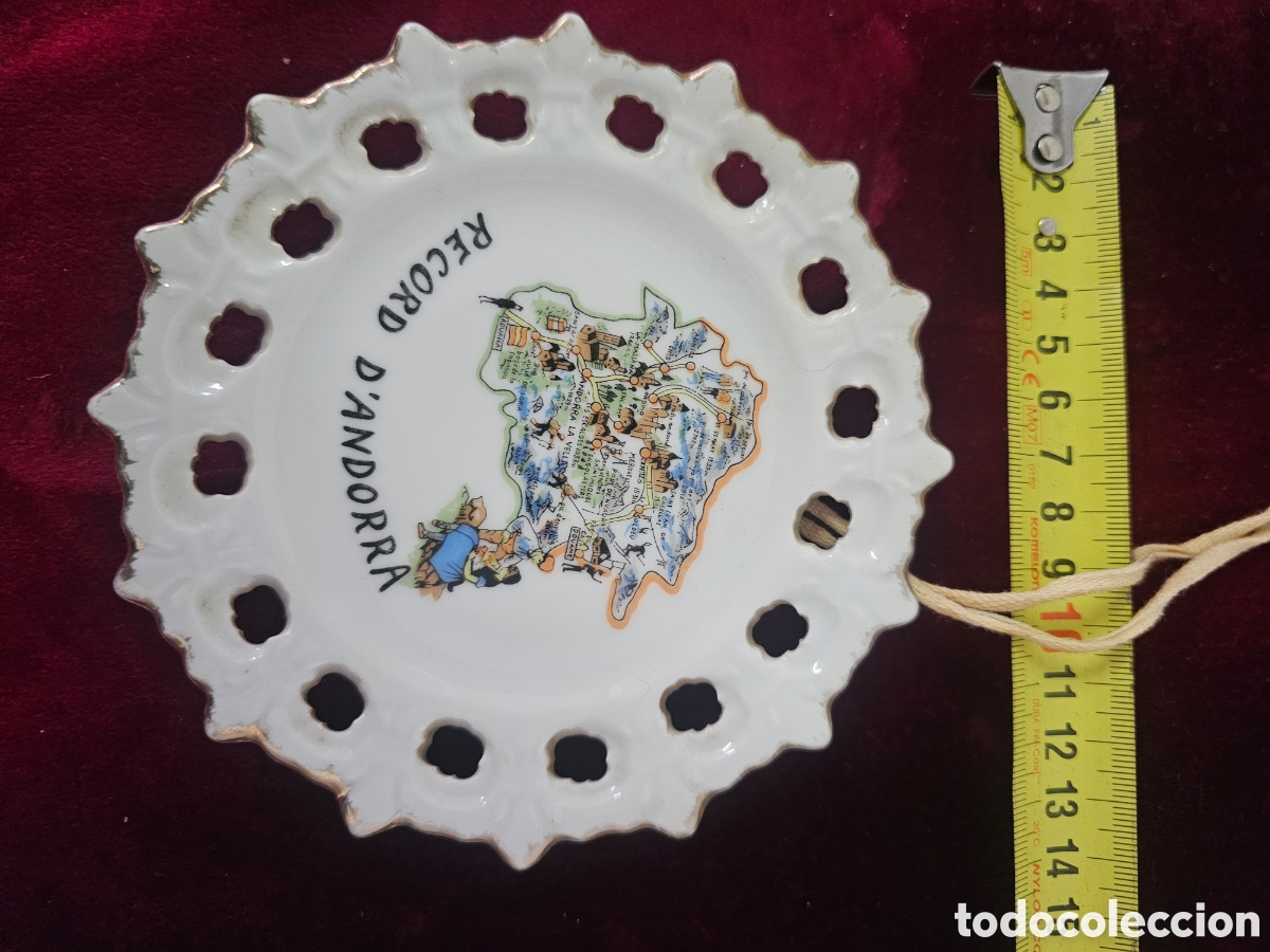Vintage: Plato Decorativo Calado &rdquo;Record d'Andorra&rdquo; - Mapa Ilustrado Vintage (~13 cm) 1960s 1970s