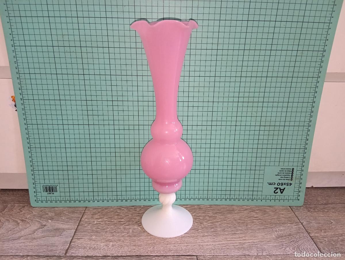 Vintage: Precioso Jarr&oacute;n Florero Vintage de Cristal/Vidrio Opalino Rosa y Base Blanca Estilo Soliflor