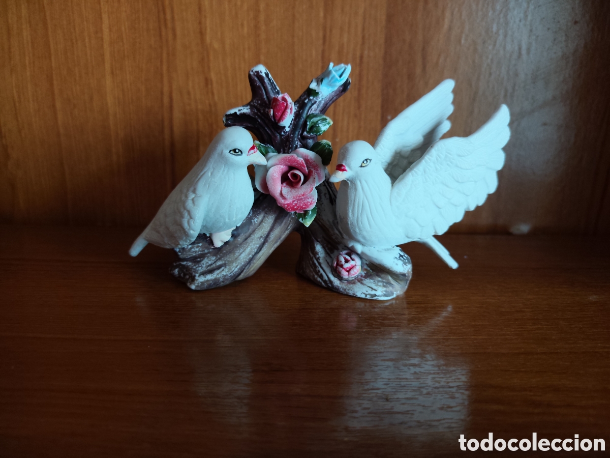 Vintage: Figuras vintage de palomas blancas de la paz