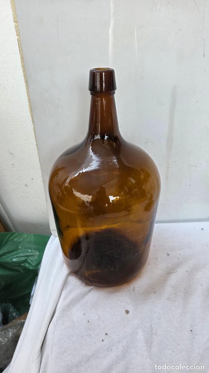 Vintage: garrafa de cristal marron