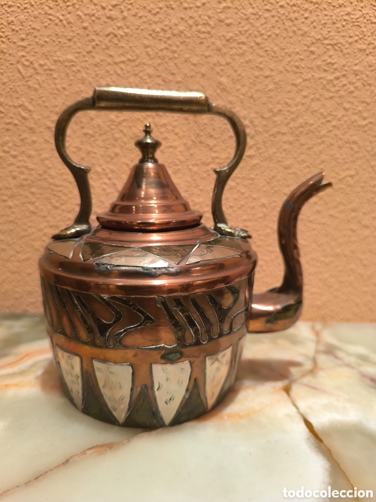 Vintage: Antigua tetera color bronce y cobre