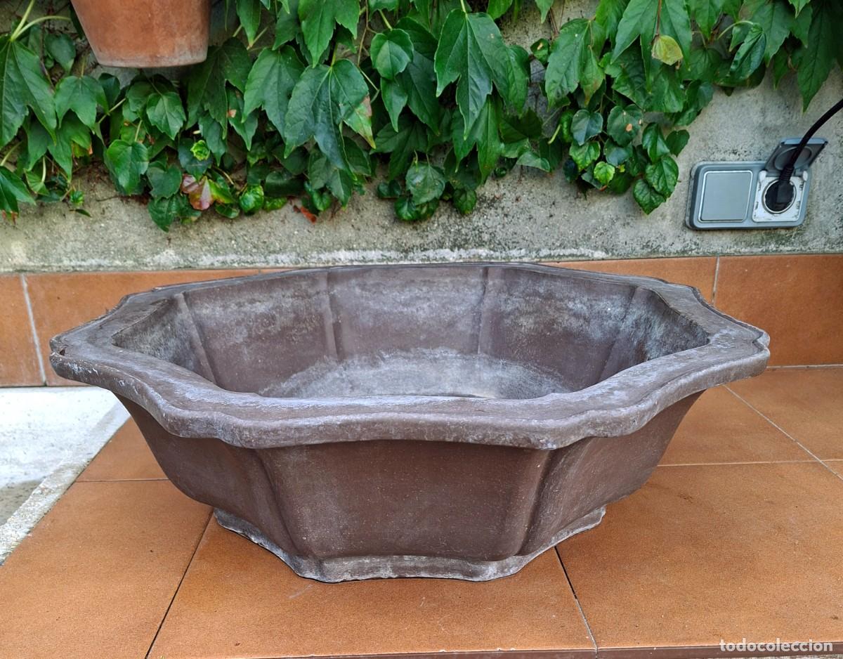 Vintage: Maceta Bons&aacute;i de Gres de Yixing. Forma de loto. Doble sello de autor. 55.5 cm