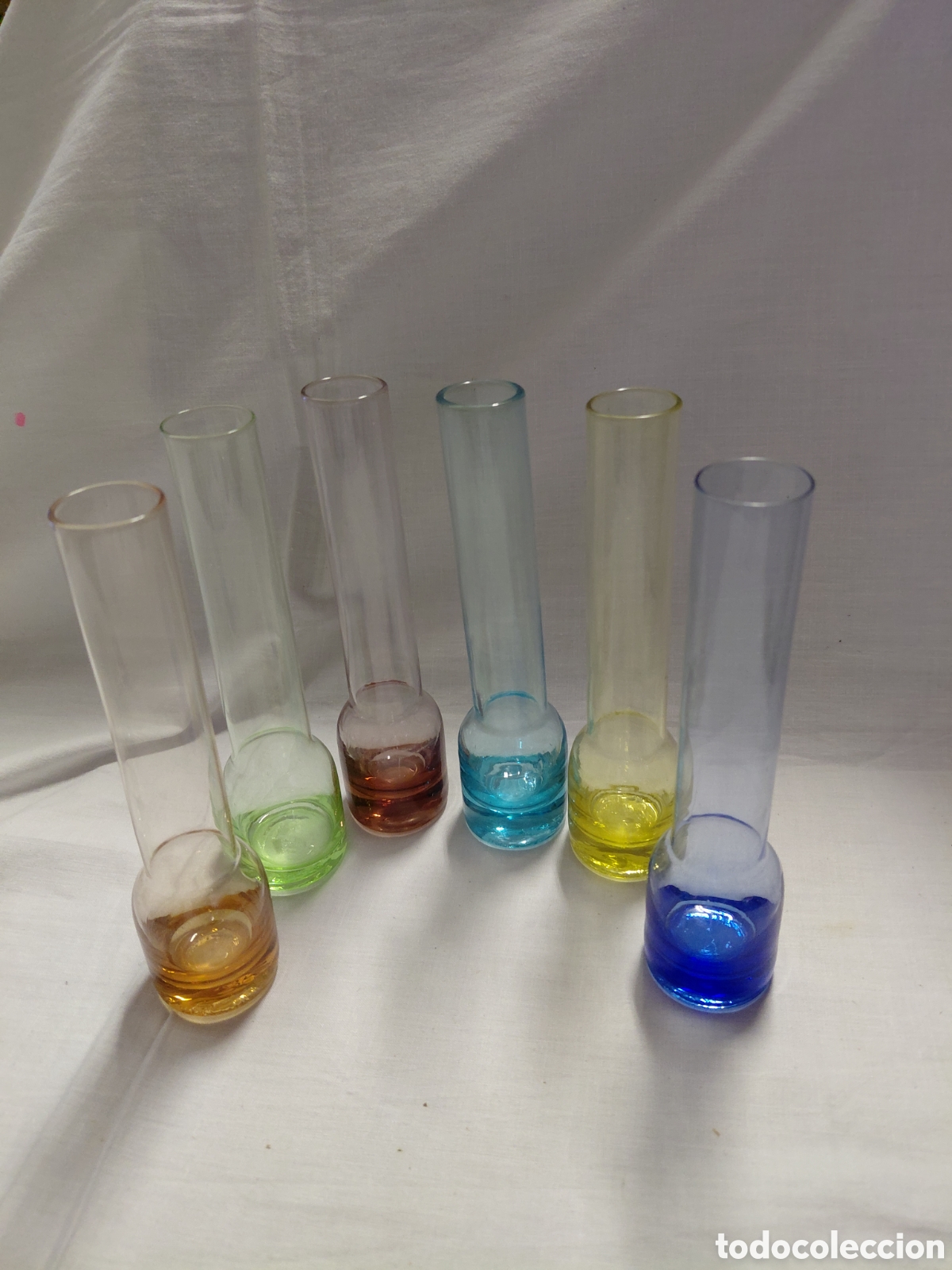 Vintage: 6 VASOS DE CHUPITO DE COLORES CON FORMA DE TUBO DE ENSAYO