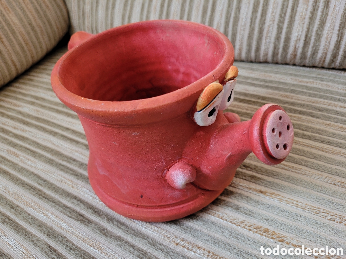 Vintage: MACETERO DE CERAMICA, CON FORMA DE REGADERA