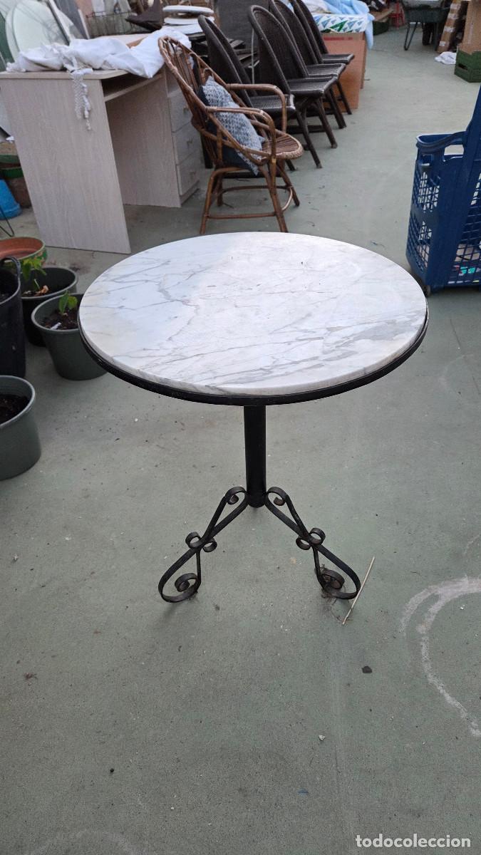 Vintage: mesa velador de hierro forja y marmol