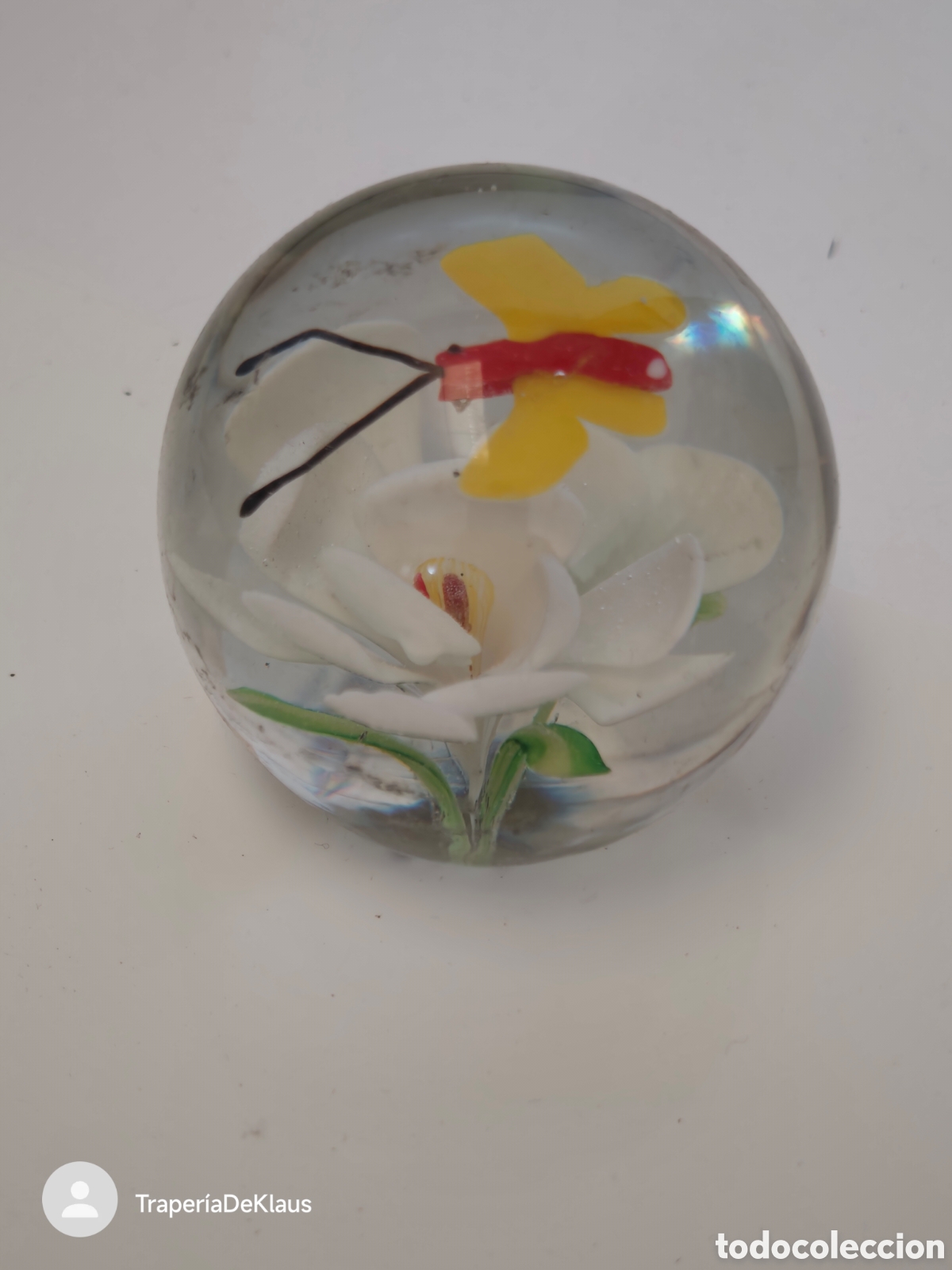 Vintage: Pisa-papeles de cristal con mariposa y flor - car151