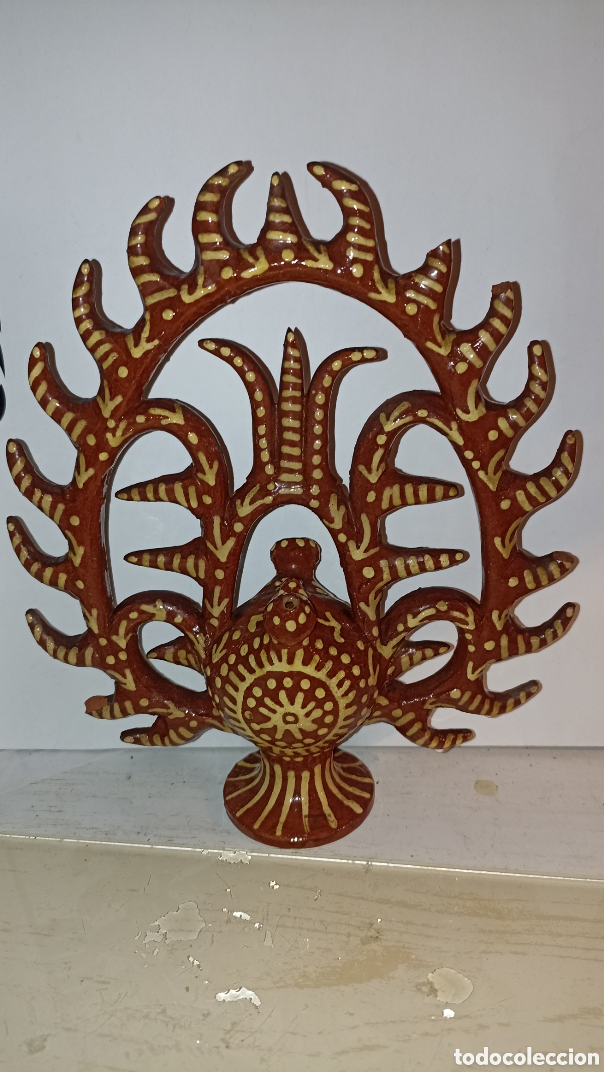 Vintage: Botijo artesanal de cer&aacute;mica / barro decorado a mano - 22 cm