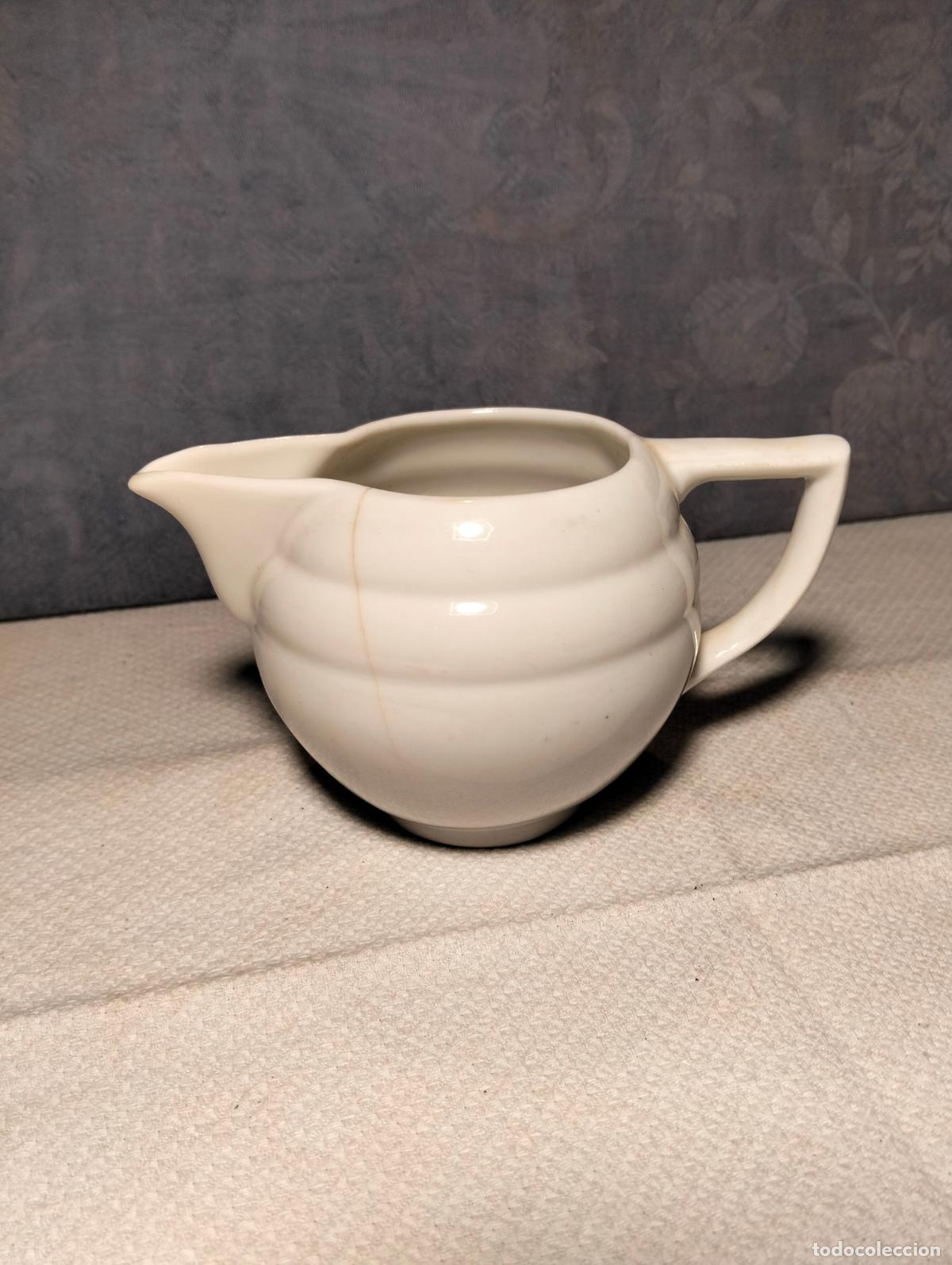 Vintage: Antigua jarra de porcelana para servir l&iacute;quidos lechera baja color blanco Art Deco a&ntilde;os 40