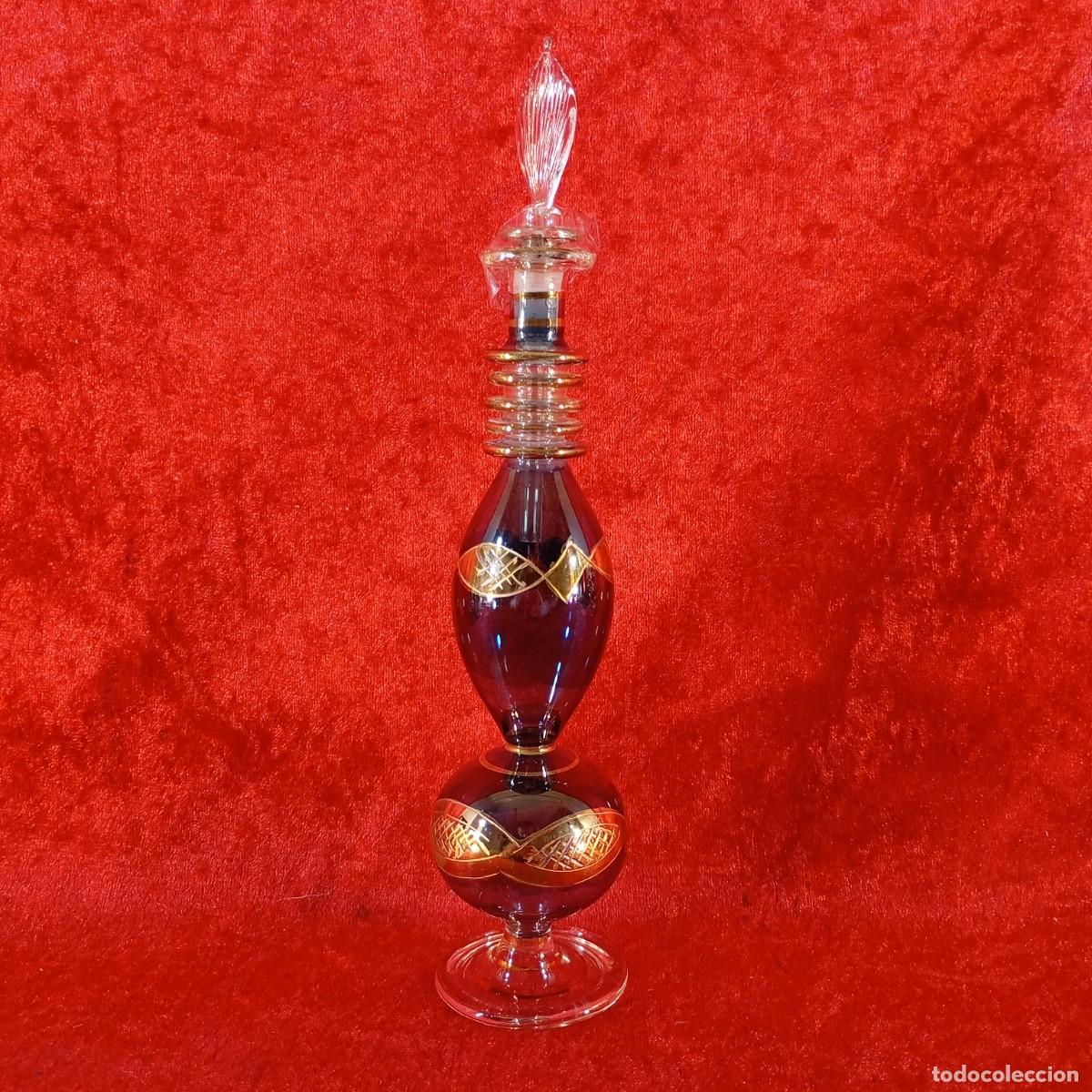Vintage: FRASCO DE PERFUME DE CRISTAL - TALLADO Y PINTADO CON ORO - 21,5 CM