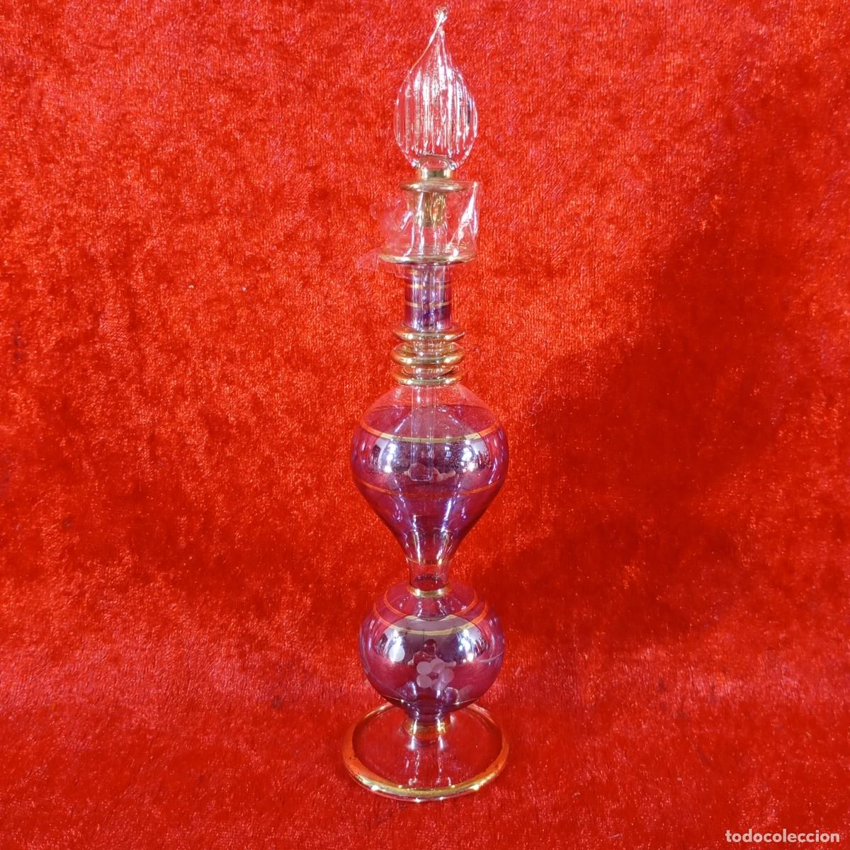 Vintage: FRASCO DE PERFUME DE CRISTAL - TALLADO Y PINTADO CON ORO - 17 CM