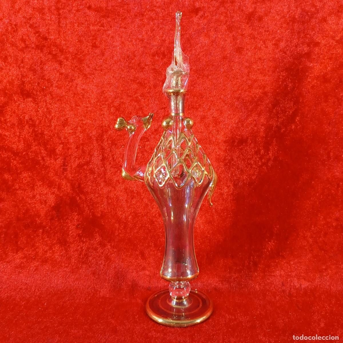 Vintage: FRASCO DE PERFUME DE CRISTAL - CAMELLO - TALLADO Y PINTADO CON ORO - 19,5 CM