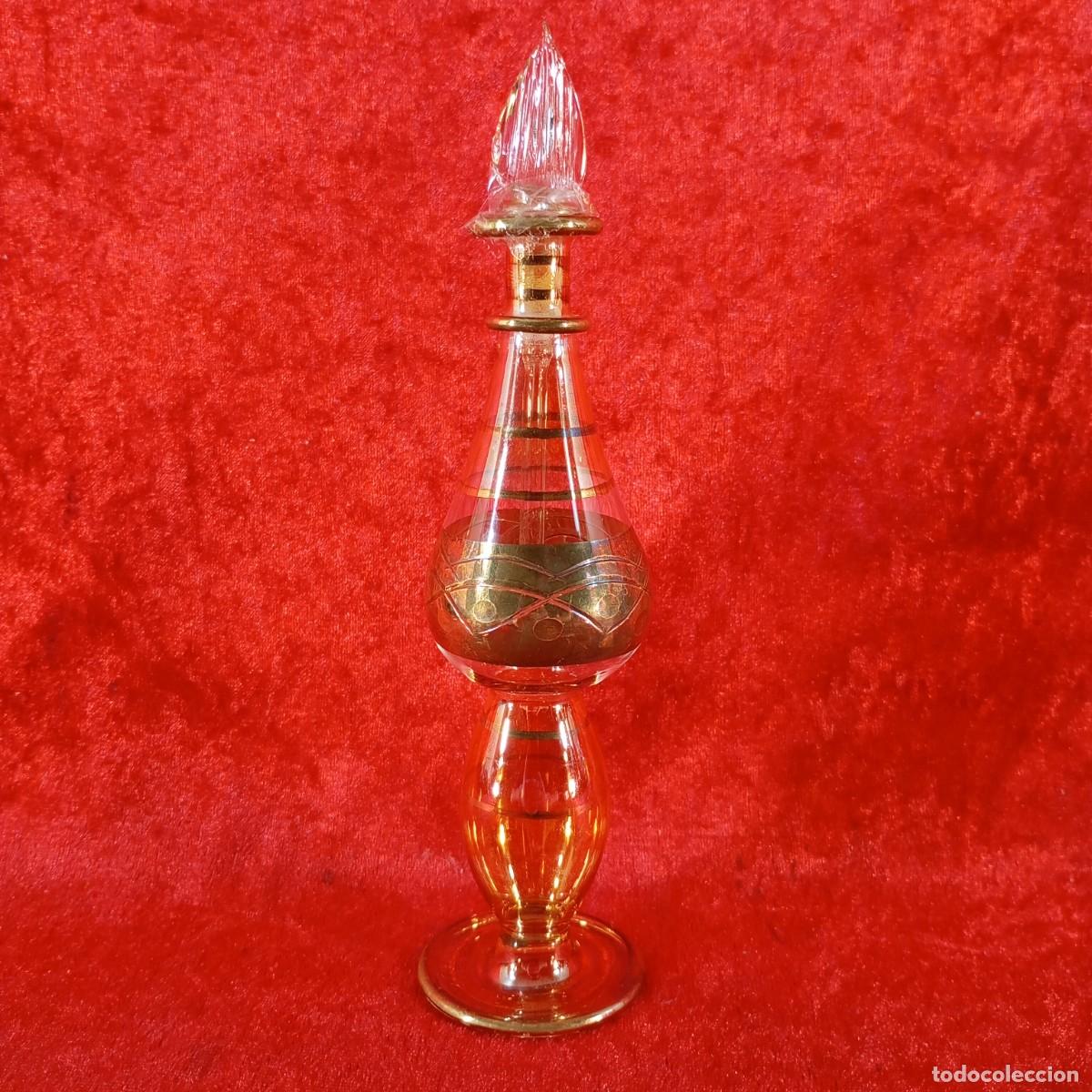 Vintage: FRASCO DE PERFUME DE CRISTAL - TALLADO Y PINTADO CON ORO - 19 CM